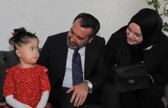 Şahin Şerifoğulları, 8 yaşındaki kelebek hastası Fatma Aydın'ın çağrısını karşılıksız bırakmadı