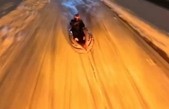 Şişme botu kızak yapıp ATV araçla çektiler