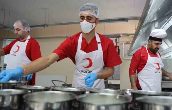 Türk Kızılay Elazığ Şubesi'nden 200 ihtiyaç sahibine sıcak yemek