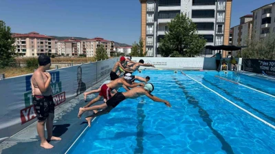 Elazığ'da çocuklar hem öğreniyor hem eğleniyor