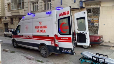 Elazığ'da kendi boğazını kesen kadın ağır yaralandı