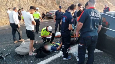 Elazığ'da otomobiller çarpıştı: 1'i ağır 6 yaralı