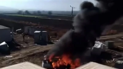 Elazığ'da park halindeki araç alev alev yandı