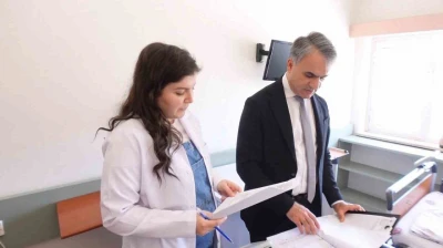 Prof. Dr. Gözel: 'Gereksiz yere kullanılan antibiyotiklerin hastanın sağlığını iyileştirmekten ziyade bozabilmektedir'