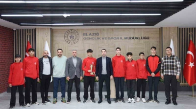 Türkiye'nin en genç hokey takımından büyük başarı