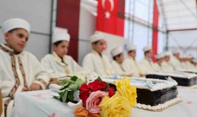 Altınçevre Kur'an kursunda hafızlara özel tören: 22 hafız için 22 pasta kesildi