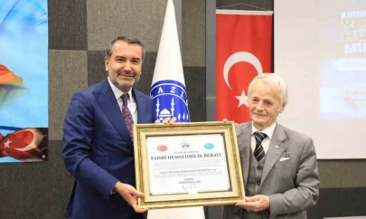 Başkan Şerifoğulları, Kırımoğlu'na 'fahri hemşehrilik beratı' takdim etti