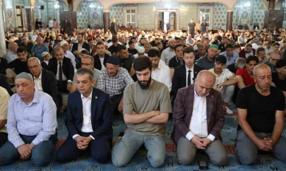 Bayram namazında camiler doldu