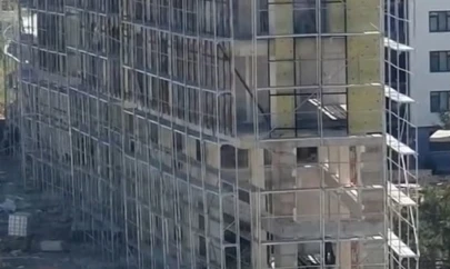 Çatıdaki tehlikeli çalışma kamerada
