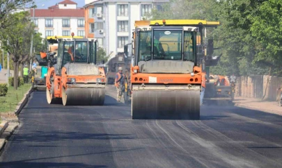 Elazığ'da asfalt yenileme çalışmaları sürüyor
