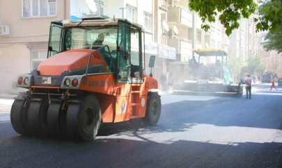 Elazığ'da asfaltlama çalışmaları sürüyor
