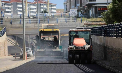 Elazığ'da asfaltlama çalışmaları sürüyor