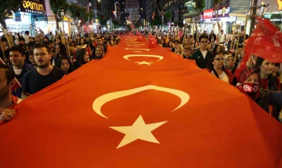 Elazığ'da fener alayı renkli görüntüler oluşturdu