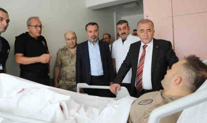 Elazığ'da il protokolü çatışmada yaralanan polisi ziyaret etti