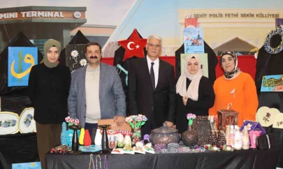 Elazığ'da kursiyerlerin el emekleri görücüye çıktı