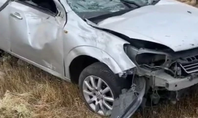 Elazığ'da otomobil şarampole yuvarlandı: 2 yaralı