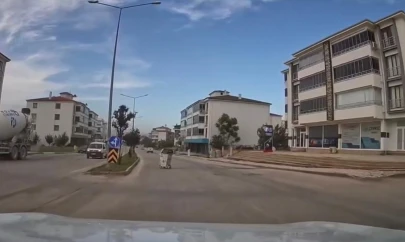 Elazığ'da şiddetli fırtına çöp konteynerini adeta gezintiye çıkardı
