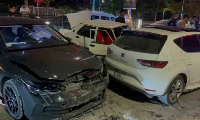 Elazığ'da zincirleme trafik kazası: 4 yaralı