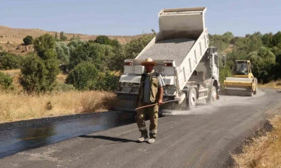 Elazığ'ın köylerinde asfaltlama çalışmaları sürüyor
