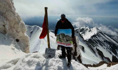 Elazığlı sporcu Erciyes Dağı'na tırmandı