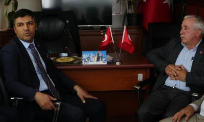 İl Başkanı Karakuş'tan Muhtarlar Derneklerine Ziyaret: 'Köylerimizde Hâlâ Temel Sorunlar Çözülmedi'