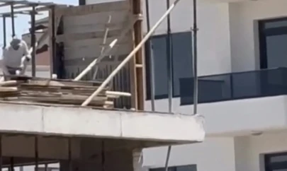 İnşaat işçilerinin tehlikeli çalışması kameraya yansıdı