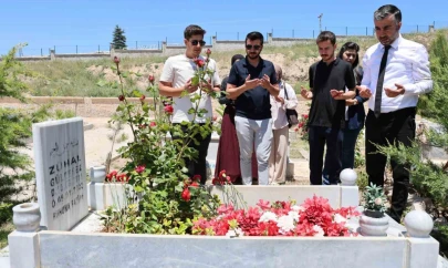 Kimsesizler mezarlığına defnedilmişti, vatandaşlar Arefe günü yalnız bırakmadı