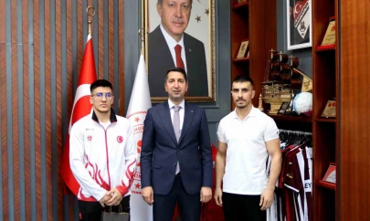 Omzundaki sakatlık yıldırmadı, Türkiye 3.'sü oldu
