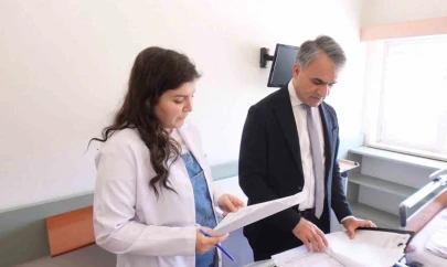 Prof. Dr. Gözel: 'Gereksiz yere kullanılan antibiyotiklerin hastanın sağlığını iyileştirmekten ziyade bozabilmektedir'