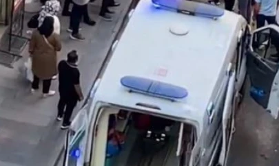 Sokak ortasında kalbi duran şahıs, vatandaşın kalp masajı ile hayata döndü