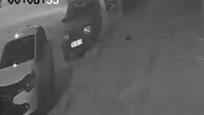 8 kişinin yaralandığı silahlı saldırı anı güvenlik kameralarına yansıdı