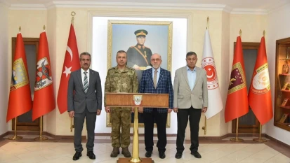 Başkan Dumandağ, Kolordu Komutanı Durmaz ile bir araya geldi