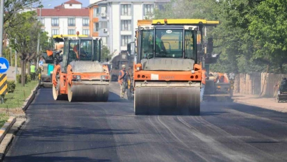 Elazığ'da asfalt yenileme çalışmaları sürüyor