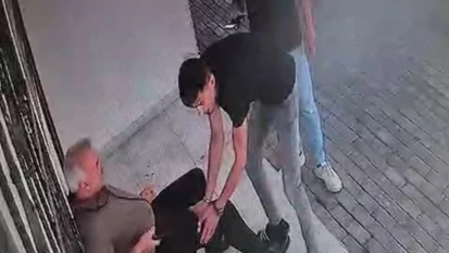 Elazığ'da muhtara silahlı saldırı anı kamerada