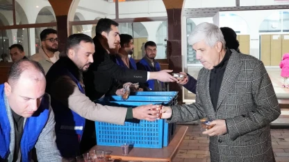 Elazığ Belediyesi Regaip Kandili'nde ikramlarıyla şehrin manevi iklimine ortak oldu