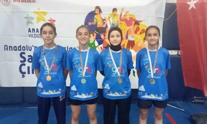 Elazığ badminton takımı büyük başarıya imza attı