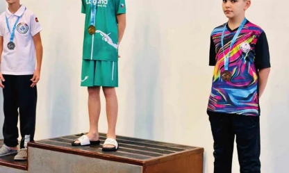 Elazığ paletli yüzme yarışlarında dünya 3.'sü oldu