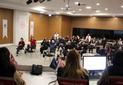 Koruyucu aile hizmet modeli sağlık çalışanlarına tanıtıldı