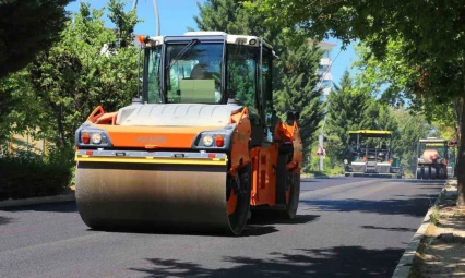 Elazığ'da  yol bakım ve asfalt çalışmaları sürüyor