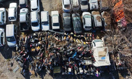 Elazığ'da yediemin otoparkında yosun tutan araçlar: 500 milyon TL'lik servet çürüyor