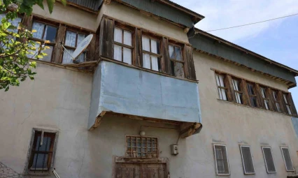 Elazığ'daki 'Kırk kapılı konak' tarihe ışık tutmaya devam ediyor