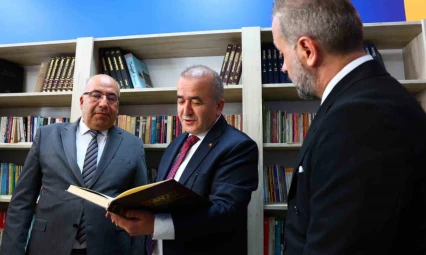 Elazığ Dumlupınar İlkokulu'nda kütüphane açıldı