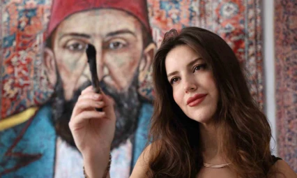 Elazığlı genç mühendis, halı üzerine portre çizimleriyle dünyaya açıldı