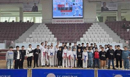 Elazığlı sporcular 45 madalya turnuvaya damga vurdu