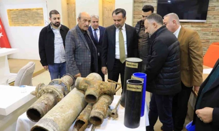 Meclis toplantısına eski içme suyu borularını getiren Başkan Şerifoğulları: 'İçme suyu hattı döşeme çalışmalarımız yüzde 99 seviyesine ulaşmıştır'