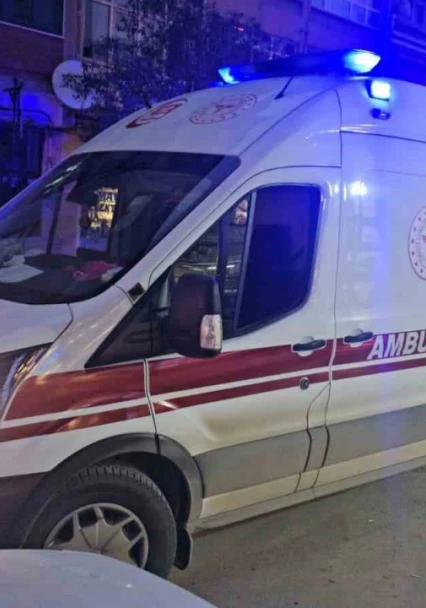 Elazığ'da motosiklet yayaya çarptı: 2 yaralı