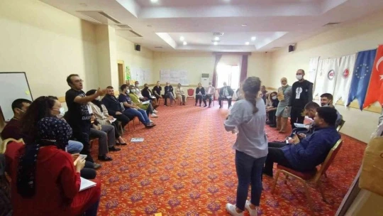 'Görünmezi Görünür Kıl' projesinde çalışanların eğitimi sürüyor