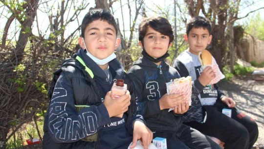 'Kantinbüs' kantini bulunmayan köy okulları için yollarda