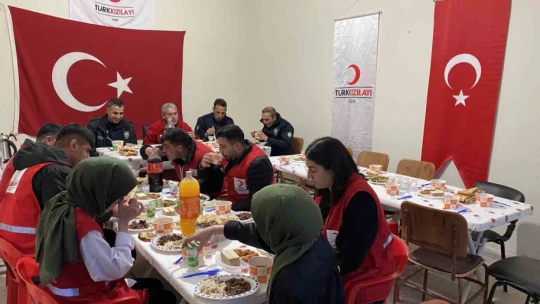 'Kavga var' diye çağrılan polislere iftar sürprizi
