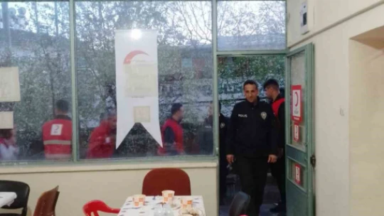 'Kavga var' diye çağrılan polislere iftar sürprizi